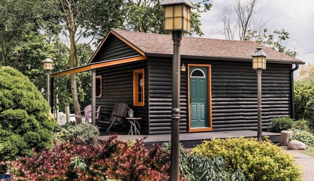 Riverview cabin w/pickleball court