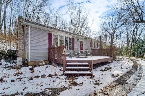 Roaring Spring Horse Farm Getaway w/Game Room