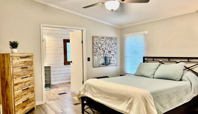Rustic Relaxation - Recently Renovated and Spacious!