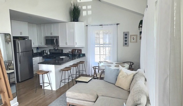 Seaside Serenity – Bright & Airy 2BR Beach Cottage + Loft, Steps to Ocean & Bay