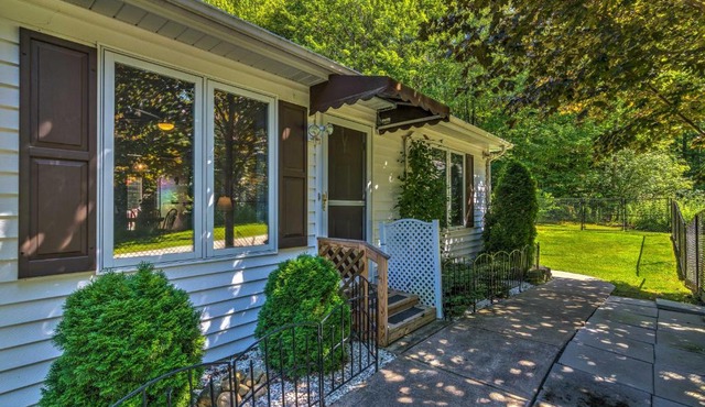 Serene Orchard Park Apartment: Large Yard & Patio!