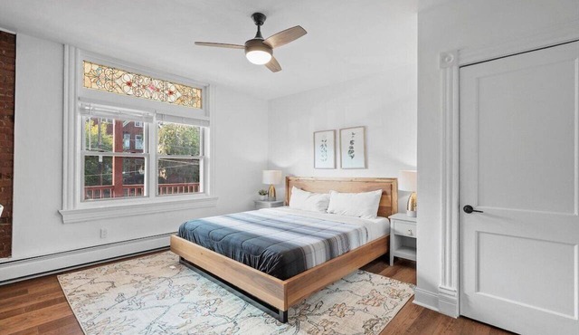 Shadyside, Pittsburgh, Modern and Accessible 2 Bedroom with Free Parking