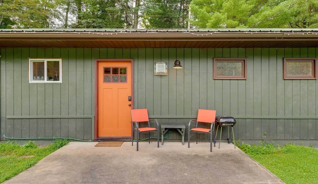 Shared Perks: Deluxe Cabin B at Elk Creek Escape!