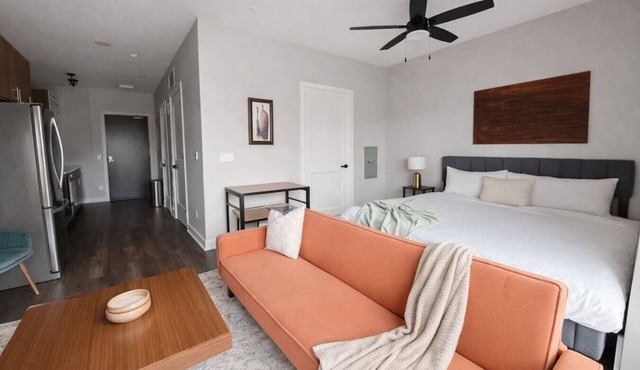 Sleepover | Vibrant Studio + Gym/Sauna - Omaha