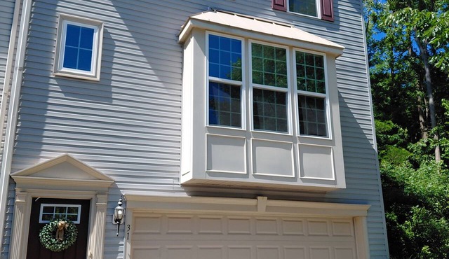 Spacious 3-bedroom townhome in charming Mount Holly less than 30 min from Philly
