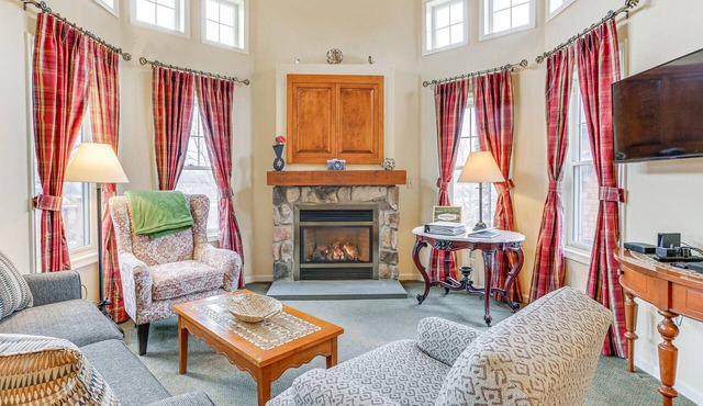 Spacious Condo w/View < 1 Mi to Mtn Creek Resort!