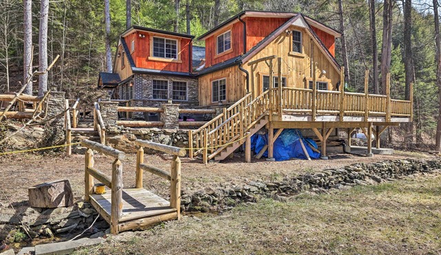 Spacious Escape w/Deck & Ponds Near Skiing!