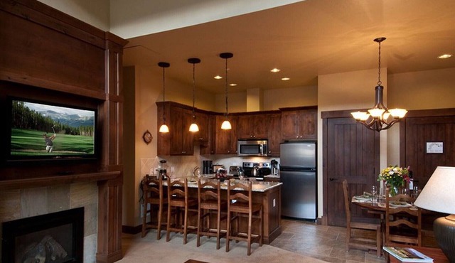 Spacious Luxury Two-Bedroom at Grand Lodge at Peak 7!