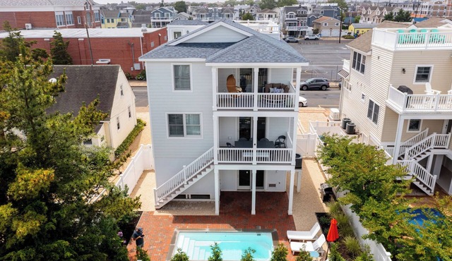 Steps to Fantasy Island! Luxury Beach Home w/Pool & Game Room, sleeps 18!