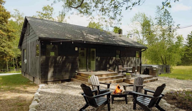 Stonebridge Hideaway - Enchanting 3 Bedroom Cabin