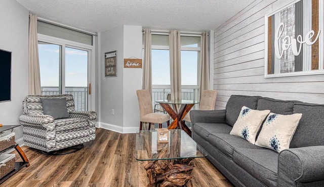 Stunning Oceanfront 2bd/2ba Condo in NMB