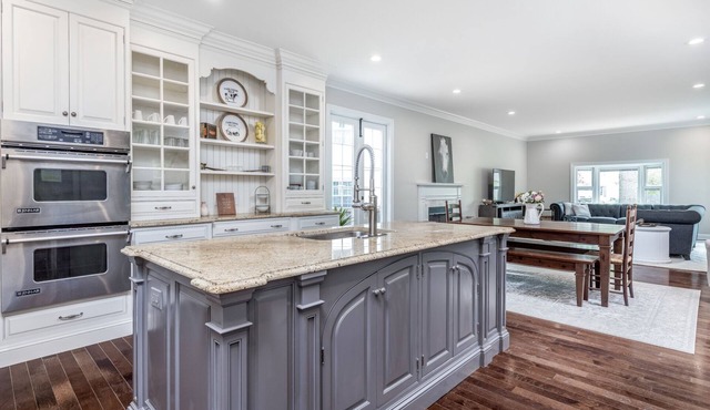 Stunning, Spacious, Executive home w/5BR, 4.5B, for a luxury experience!