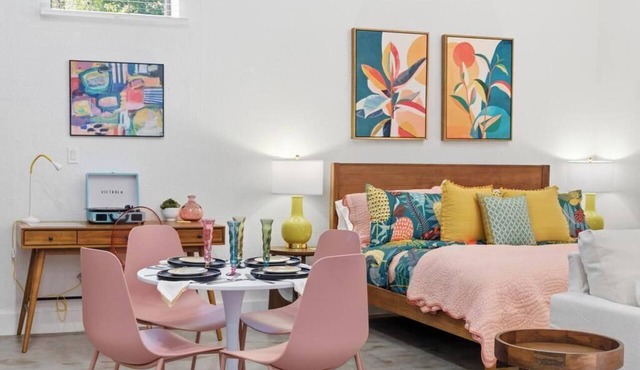 Stylish Studio at the Raven Pool OnSite Parking