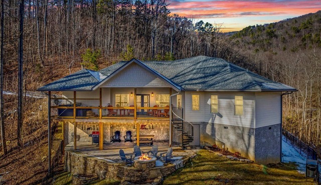 Summit Trails Sanctuary ~ 3BR Single Level Cabin in The Summit at Bluff Mtn!