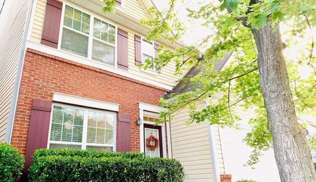 Sunny&Modern 4BR House w/Home Gym&Parking in Duluth -5 mins to I-85