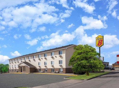 Super 8 by Wyndham Clinton