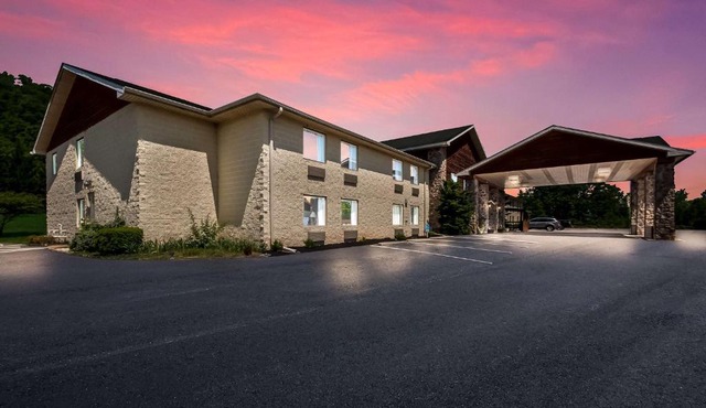 SureStay Plus Hotel by Best Western Berkeley Springs