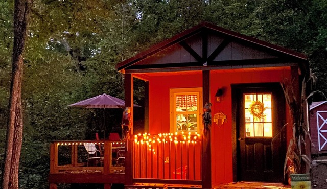The Hummingbird Hideaway in Shooting Creek. Pet Friendly!