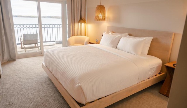 The Shoreline Hotel
