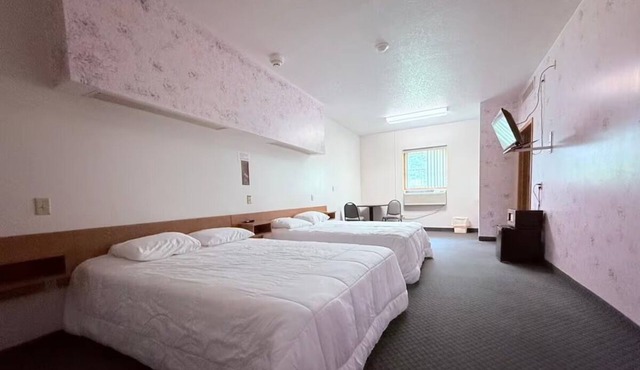 Unique Stay in Two Castle-Inspired Rooms Near Ida Grove's Iconic Castles