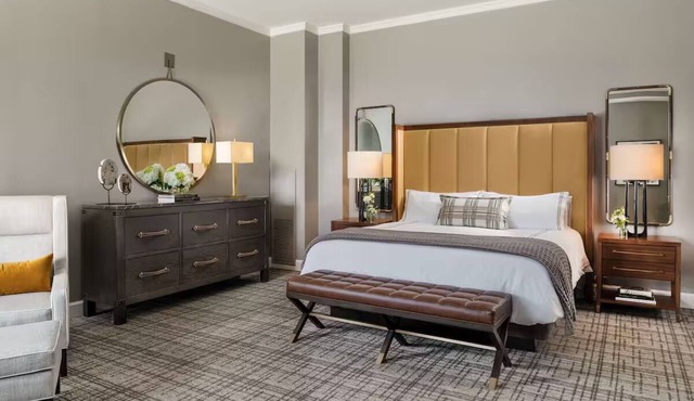 Unwind in Elegant, 4 Well-Appointed Rooms Near Premier Championship Golf