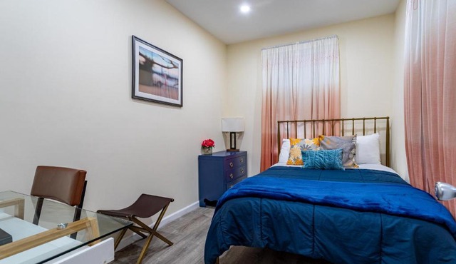 Upscale Relax 2 Bedroom near Yankee Stadium 14 min drive