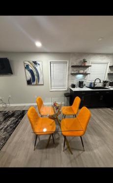 Uptown Modern Escape 4bd 2ba