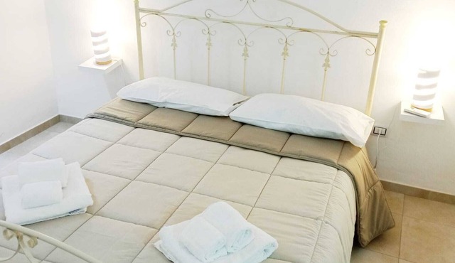 VACATION HOME "TERRA DEL PRIMITIVO" LOCATED A STONE'S THROW FROM THE CENTER OF MANDURIA,