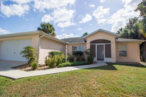 Van Ness Poolhome - Lake access 2mi