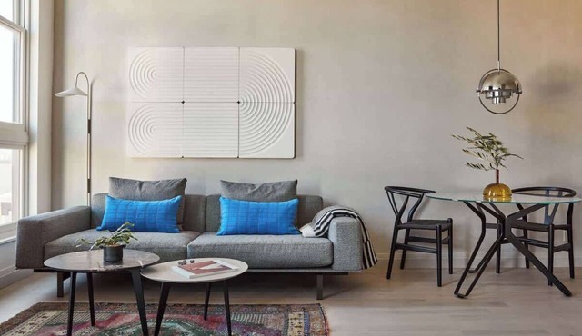 Voussoir Loft King Suite