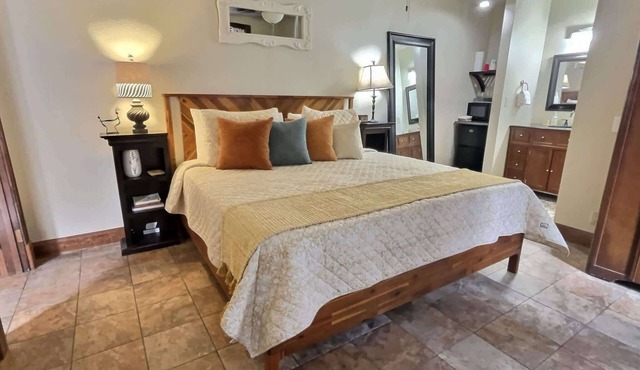 Walk to Downtown | Parking | King Bed | Patios