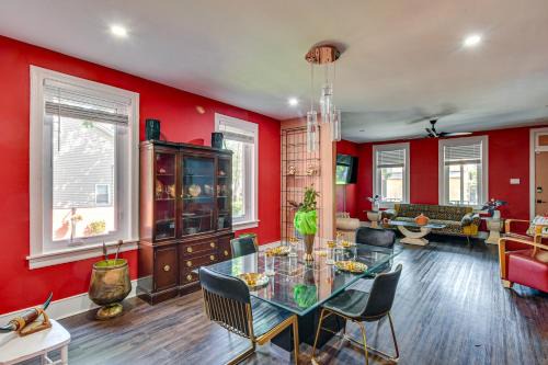 Walkable Neighborhood: Updated Morton Home!