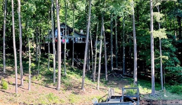 Waterfront Mountain Cabin on Lake Hiwassee Private Dock, Kayaks, Great Views