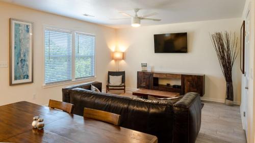 Watermen's Cabana 1B - 2-Bed, 1-Bath Apartment - Walk To BEACH Access & PET Friendly!