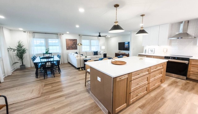 Wedding Weekend Home Base (sleeps 12)