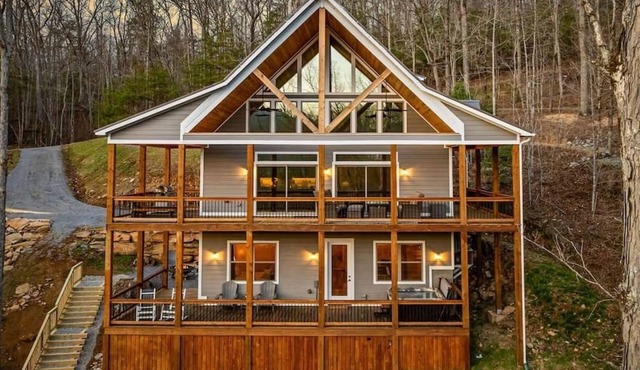 Whitetail Crick; Creekfront, hot tub, theatre room