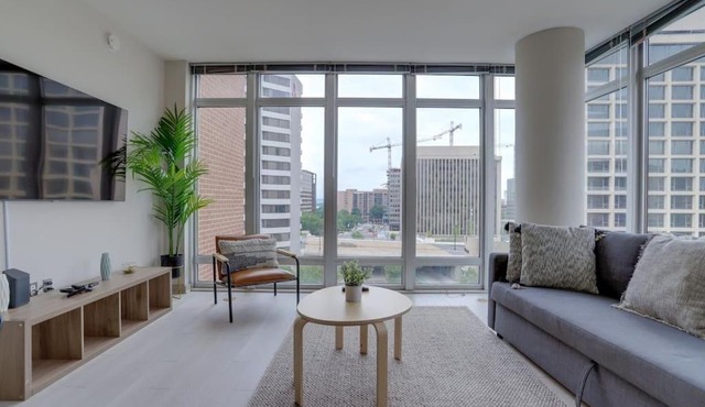 Wonderful 2BR Apartment at Crystal City