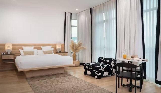 Your Relaxing Getaway: Spacious & Well-Appointed Rooms Ideal for Couple Stay