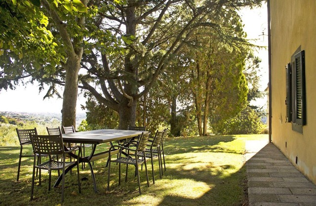 3 bedroom Apartment, sleeps 6 in Cortona with Pool, Air Con and WiFi