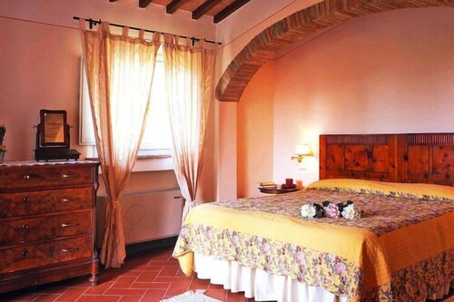 Apartment in a resort in Gambassi Terme with garden