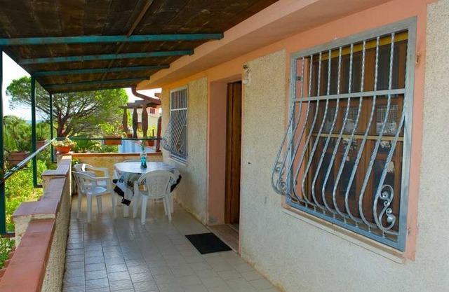 Apartment near the sea - upper apartment in the house
