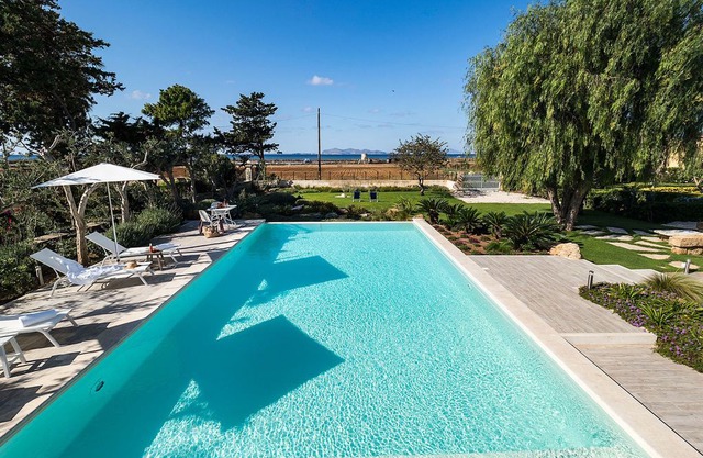 Comfortable villa with private pool, nearby Trapani and only 450m from the sea!