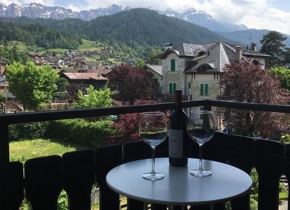 Confortevole appartamento a Fiera di Primiero/Tonadico con vista sulle Dolomiti