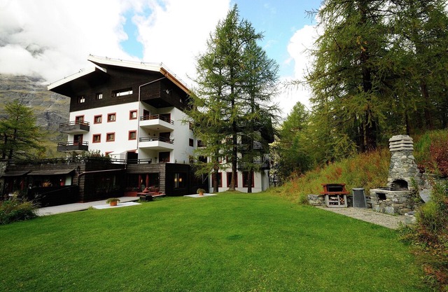 Contemporary Apartment in Breuil-Cervinia near Ski Area