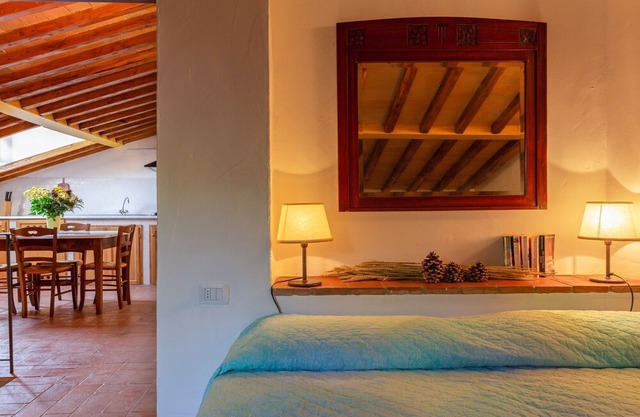 Cosy apartment in villa with WIFI, pool, TV, patio and parking, close to Greve In Chianti
