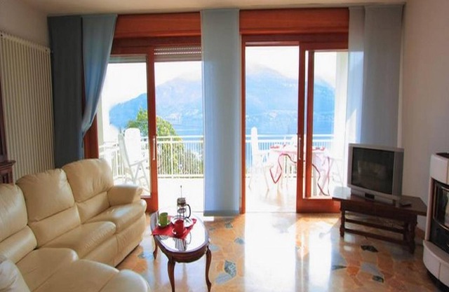 Holiday apartment Cremia for 1 - 8 persons with 4 bedrooms - Holiday apartment