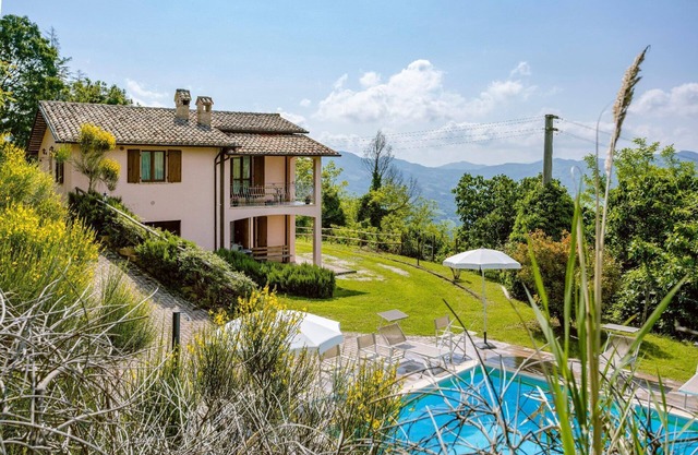 Holiday Acqualagna Persons Bedrooms 