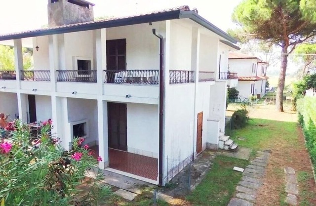 Holiday house Lido di Spina for 5 - 6 persons with 2 bedrooms - Holiday house