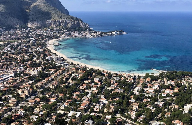 In Mondello, near the beach, a lovely apartment in a villa