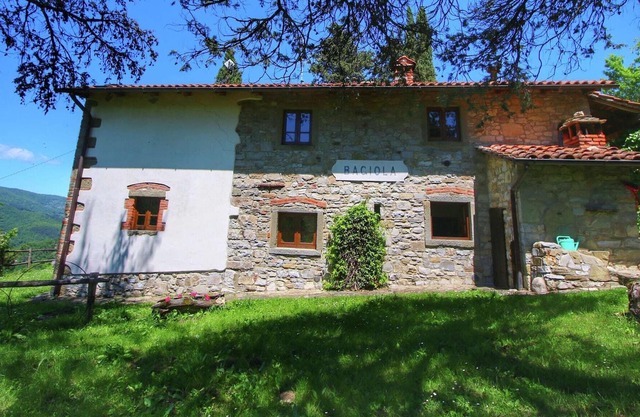 Lavish Farmhouse in Ortignano with Swimming Pool